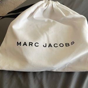 A little scratch on the Js